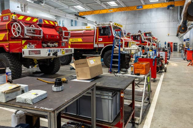 Firefighters Logistics And Maintenance Centre - Bordeaux Mechanics and technical staff from the Logistics and Maintenance Department of the Gironde Fire and Rescue Service (SDIS 33) repair, service and re-equip fire engines and emergency vehicles in support of ongoing wildfire response operations in Bordeaux, France, on July 27, 2026. Photo by Margot Le Gonidec ABACAPRESS.COM Bordeaux France  Copyright: xLexGonidecxMargot ABACAx