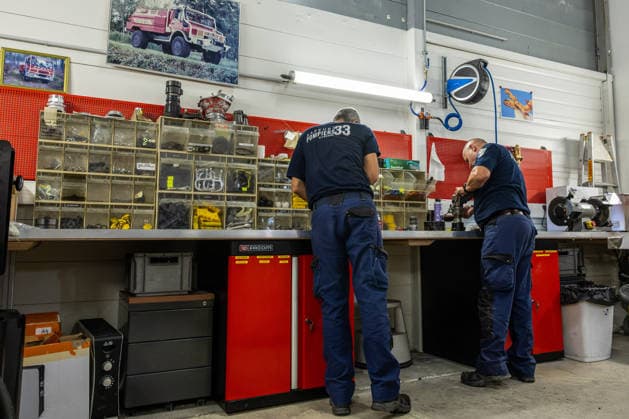Firefighters Logistics And Maintenance Centre - Bordeaux Mechanics and technical staff from the Logistics and Maintenance Department of the Gironde Fire and Rescue Service (SDIS 33) repair, service and re-equip fire engines and emergency vehicles in support of ongoing wildfire response operations in Bordeaux, France, on July 27, 2026. Photo by Margot Le Gonidec ABACAPRESS.COM Bordeaux France  Copyright: xLexGonidecxMargot ABACAx