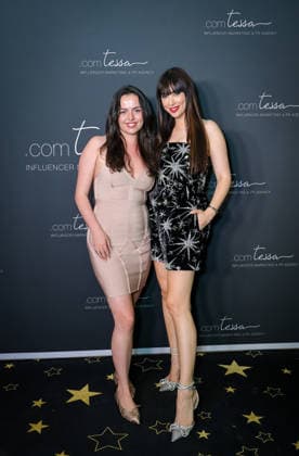 Agentur comtessa wird 8 - mega Party in Düsseldorf! Louise Farina (25) vom ältesten bestehenden Parfümhaus der Welt und Erfinder des originalen Eau de Cologne aus dem Jahr 1709 mit Gastgeberin Tessa Saueressig Düsseldorf Arabesq Restaurant NRW Deutschland *** The comtessa agency is hosting a massive party in Düsseldorf to celebrate Louise Farina’s 25th birthday—from the world’s oldest existing perfume house and creator of the original Eau de Cologne from 1709—with host Tessa Saueressig at the Arabesq Restaurant in Düsseldorf, North Rhine-Westphalia, Germany