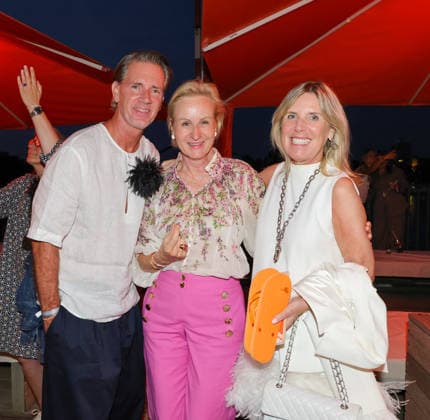 CASA RIANI 2026 - v.l. Tobias van Duynen (BCN) mit Marion Bock ( Gescäftsführerin IBSA Pharma ) und Mariele Halbe ( Medizin trifft Kunst ) Düsseldorf Lido Medienhafen NRW Deutschland *** CASA RIANI 2026 by Tobias van Duynen (BCN) with Marion Bock, Managing Director of IBSA Pharma, and Mariele Halbe; Medicine Meets Art, Düsseldorf Lido, Medienhafen, North Rhine-Westphalia, Germany