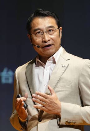 BYD s electric minivehicle for Japan market BYD Japan Co. President Liu Xueliang presents the RACCO electric minivehicle, developed specifically for the Japanese market, in Tokyo on July 28, 2026, its launch day.  A14AA0005624281P