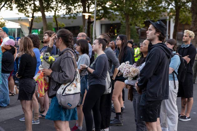 July 27, 2026, Seattle, Washington, USA: Community members gather for a vigil at Seattle Center for the victims of last nightÃ¢â‚¬â ¢s shooting at the Bite of Seattle festival in Seattle on Monday, July 27, 2026. Seattle USA  - ZUMAg235 20260727_zap_g235_028 Copyright: xPaulxChristianxGordonx
