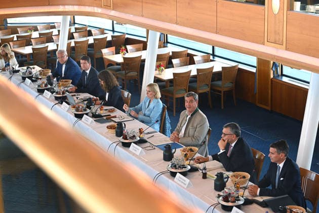 Beginn der Kabinettsitzung mit Markus SOEDER (Ministerpraesident Bayern und CSU Vorsitzender), Das Bayerische Kabinett tagt am 28.07.2026 auf der MS Starnberg auf dem Starnberger See. *** Start of the cabinet meeting with Markus SOEDER, Minister-President of Bavaria and CSU Chairman. The Bavarian cabinet is meeting on July 28, 2026, aboard the MS Starnberg on Lake Starnberg.