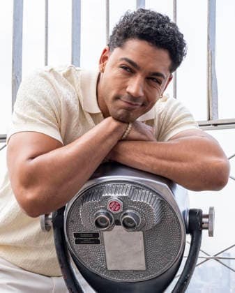 July 27, 2026, New York, New York, USA: MICHAEL EVANS BEHLING visits the Empire State Building in New York to celebrate the eighth and final season of All American on the CW. 28 July 2026 New York USA  - ZUMAa265 20260727_zep_a265_071 Copyright: xEricxAcquayex