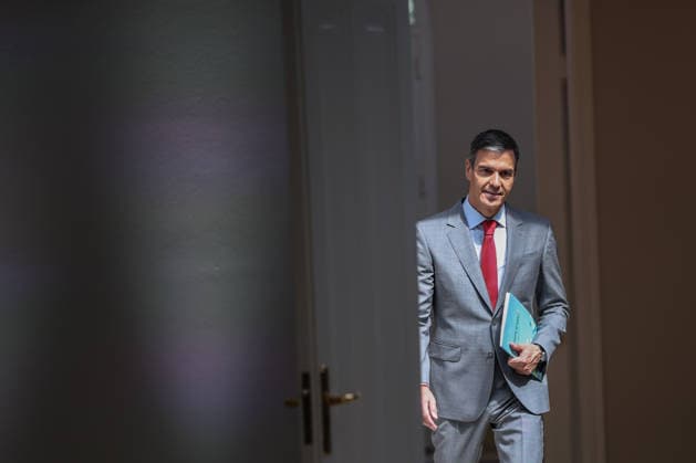 Sánchez Takes Stock of the Political Year Before the Summer Recess Prime Minister Pedro Sánchez, upon his arrival at the press conference at the Moncloa Complex on July 28, 2026, in Madrid, Spain. Sánchez took stock of the political year ahead of the summer recess and presented the periodic accountability report Cumpliendo. JULY 28, 2026 GOVERNMENT OF SPAIN SUMAR PSOE Alejandro Martínez Vé Madrid Madrid, Spain  Copyright: xAlejandroxMartinezxVÃ lezx 7690673