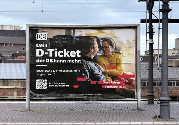 Großflächenplakat der Deutschen Bahn zum D-Ticket auf dem Bahnhof in Witten vor Industrieanlage, Ruhrgebiet, Nordrhein-Westfalen, Deutschland Large-format Deutsche Bahn poster for the D-ticket at the train station in Witten in front of an industrial plant, Ruhr area, North Rhine-Westphalia, Germany Copyright: imageBROKER StefanxZiese iblszi18579544.jpg