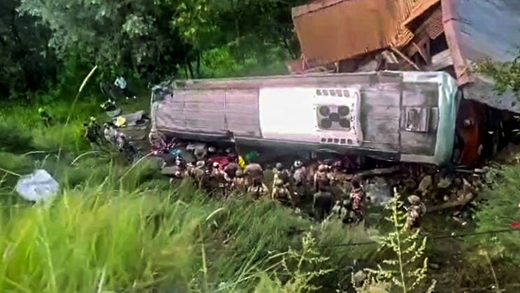 RECORD DATE NOT STATED A tourist bus skidded off the road at Hariganiwan Ganderbal, Jul 28 (ANI): Security personnel from ITBP, CRPF and Jammu and Kashmir Police at the site after a tourist bus skidded off the road at Hariganiwan, in Ganderbal on Tuesday. (ANI Video Grab) Ganderbal Jammu and Kashmir India Copyright: xANIx ANI_20260728324