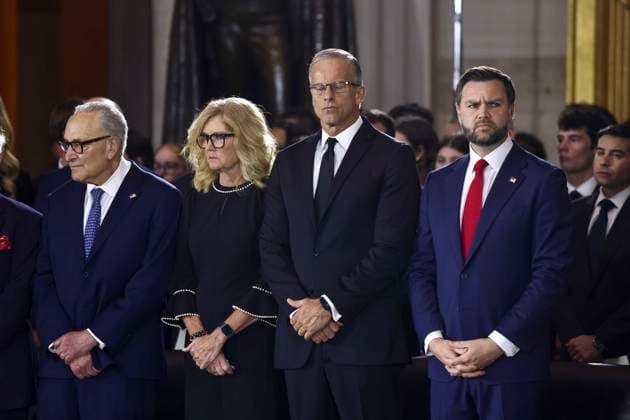 July 28, 2026, Washington, District Of Columbia, USA: Senate Minority Leader Chuck Schumer (L), Republican Senator from Tennessee Marsha Blackburn (2-L), Senate Majority Leader John Thune (2-R) and Vice President JD Vance (R) wait for an armed forces honor guard to carry the casket of late South Carolina Senator Lindsey Graham into the rotunda of the US Capitol during a congressional tribute to his life in Washington, DC, USA, 28 July 2026. Graham died unexpectedly on 11 July at the age of 71 from a tear in his aorta Washington USA - ZUMAs152 20260728_faa_s152_016 Copyright: xShawnxThewx-xPoolxviaxCNPx