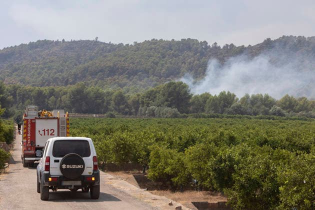 The fire in Vall d’Uixó has been contained, but smoke remains a concern. Smoke caused by the fire in Vall d’Uixó, on July 28, 2026, in Castellón, Valencian Community, Spain. The fire that broke out in Vall d’Uixó, Castellón, is not spreading significantly in terms of the number of hectares burned or its perimeter, but the smoke and the possibility that a temperature inversion could cause the fire to reignite are causing concern. Therefore, the absence of flames gives a false sense of security, and we must not let our guard down. JULY 28, 2026 Ángel Sá Castellón, Valencian Community, Castellón, Valencian Community, Spain  Copyright: xÃngelxSanchezx 7691352