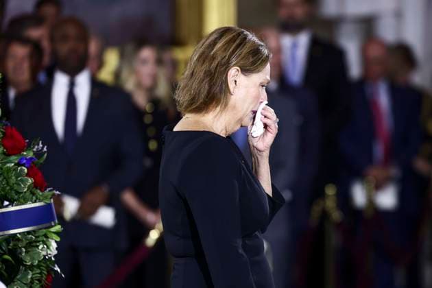 July 28, 2026, Washington, District Of Columbia, USA: United States Senator Darline Graham (Republican of South Carolina) pays her respects at his casket during a congressional tribute in the rotunda of the US Capitol in Washington, DC, USA, 28 July 2026. Graham died unexpectedly on 11 July at the age of 71 from a tear in his aorta Washington USA  - ZUMAs152 20260728_faa_s152_107 Copyright: xJimxLoScalzox-xPoolxviaxCNPx