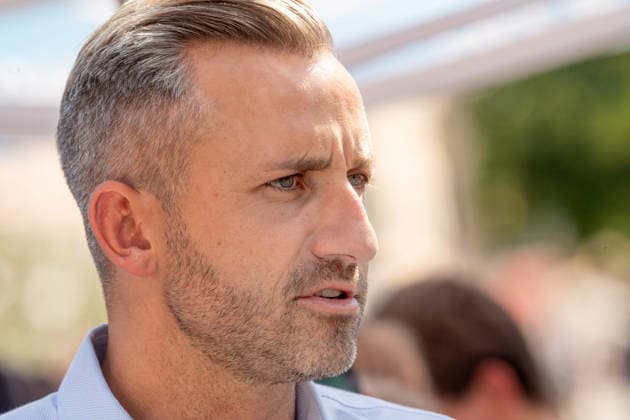 Ulrich Siegmund, AfD Spitzenkandidat auf Wahlkampftour in Sachsen-Anhalt, AfD-Infostand in Magdeburg, 28. Juli 2026 Deutschland, Magdeburg, 28. Juli 2026, Ulrich Siegmund, AfD-WSpitzenkandidat bei den Landtagswahlen in Sachsen-Anhalt am 6. September, Wahlkampfstand an der Ecke Goldschmiedebrücke - Breiter Weg, Wahlslogan: Hol dir dein Land zurück, rechtsextreme Landespartei, Politiker, Politik, *** Ulrich Siegmund, AfD lead candidate on the campaign trail in Saxony-Anhalt, AfD information booth in Magdeburg, July 28, 2026, Germany, Magdeburg, July 28, 2026, Ulrich Siegmund, AfD’s top candidate in the state elections in Saxony-Anhalt on September 6, campaign booth at the corner of Goldschmiedebrücke and Breiter Weg, campaign slogan Take B