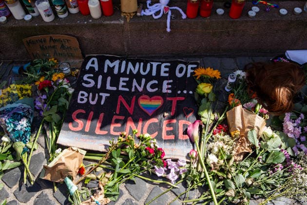 July 28, 2026, Leipzig, Saxony, Germany: Flowers and candles are placed at a spontaneous memorial in Leipzig in solidarity with the victims of the attack during Berlin s Christopher Street Day (CSD). The tribute expresses grief, remembrance, and support for the LGBTQ+ community following the deadly attack. Leipzig Germany - ZUMAc291 20260728_zip_c291_002 Copyright: xMariaxCastrox