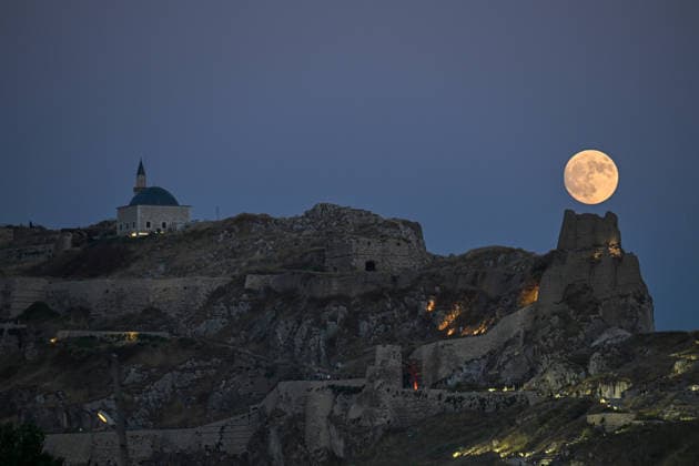 Full moon over Van Castle VAN, TURKIYE - JULY 28: A view of the full moon is seen over Suleyman Han Mosque at summit of the Van Castle in Van, Turkiye on July 28, 2026. Ozkan Bilgin Anadolu Van Turkey. Editorial use only. Please get in touch for any other usage.  Copyright: x2026xAnadoluxOzkanxBilginx