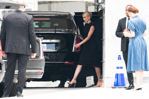 Trump Departs For The Funeral of Senator Lindsey Graham - Washington Natalie Harp, executive assistant to US President Donald Trump, departs the White House in Washington, DC, US, on Tuesday, July 28, 2026. at the White House in Washington, DC, US, on Tuesday, July 28, 2026. US President Donald Trump said he d prefer to avoid another escalation in the war with Iran and urged Tehran to make a deal, laying the ground for further diplomacy after both sides paused tit-for-tat strikes. Photo by Aaron Schwartz Pool ABACAPRESS.COM Washington District of Columbia  Copyright: xPool ABACAx