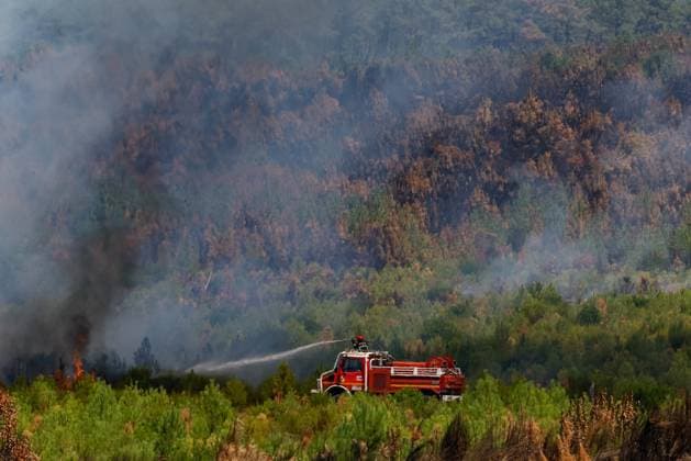 FIRE IN GIRONDE PHOTOPQR LE PARISIEN Olivier Corsan Lège-Cap-Ferret July 28, 2026 Lège-Cap-Ferret, Gironde, France, July 28, 2026 Firefighters, assisted by aerial resources—airplanes, helicopters, Dash, and Canadair, fought to contain the flare-ups around the town of Lège Cap Ferret. Photo: LP Olivier Corsan FIRE IN GIRONDE Fire in southwestern France, July 28, 2026 Local Caption Lège Cap Ferret, Gironde, France  Copyright: xPHOTOPQR LExPARISIEN MAXPPPxOlivierxCorsanx 20260728LPA6241 20260728LPA6241