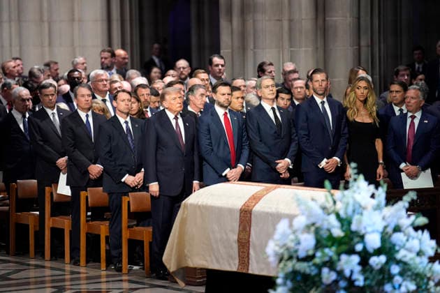 Lindsey Graham funeral service - Washington US President Donald Trump with Vice President JD Vance and his cabinet members attend the funeral service for Senator Lindsey Graham at Washington National Cathedral in Washington on July 28, 2026. Photo by Yuri Gripas ABACAPRESS.COM Washington DC United States  Copyright: xGripasxYuri ABACAx