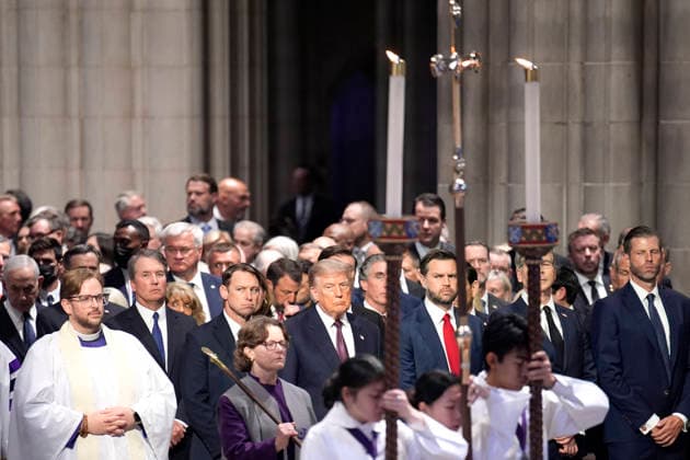 Lindsey Graham funeral service - Washington US President Donald Trump with Vice President JD Vance and his cabinet members attend the funeral service for Senator Lindsey Graham at Washington National Cathedral in Washington on July 28, 2026. Photo by Yuri Gripas ABACAPRESS.COM Washington DC United States  Copyright: xGripasxYuri ABACAx