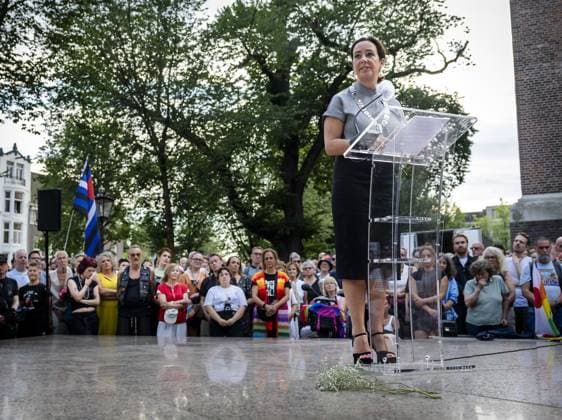 AMSTERDAM - Amsterdam Mayor Femke Halsema speaks during a memorial service at the Homomonument for the victims of the attack in Berlin, where a man drove a vehicle into a crowd at Pride. One person was killed and dozens were injured. REMKO DE WAAL ANP netherlands out - belgium out  Copyright: xx x564475438x originalFilename: 564475438.jpg