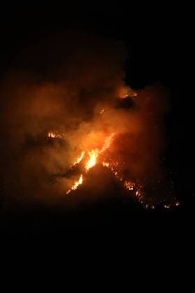 Crews battle forest fire in Antalya’s Kas district KAS, ANTALYA, TURKIYE - JULY 28: Flames and smoke rise from a forest fire as crews continue ground operations into the evening in the Kas district of Antalya, Turkiye, on July 28, 2026. Talip Demirci Anadolu Antalya Turkey. Editorial use only. Please get in touch for any other usage.  Copyright: x2026xAnadoluxTalipxDemircix