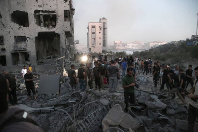 July 28, 2026, Gaza City, Palestine: Israeli warplanes strike Al-Muttaqeen Mosque in the Al-Yarmouk neighbourhood, east of Gaza City, after issuing an evacuation warning, causing extensive damage to the mosque and surrounding area. Gaza City Palestine - ZUMA 20260728_mda_e144_844 Copyright: xMohammadxAbuxElsebahx