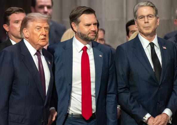 July 28, 2026, Washington, District Of Columbia, USA: United States President Donald J Trump, US Vice President JD Vance and US Secretary of the Treasury Scott Bessent prior to the funeral service for the late US Senator Lindsey Graham (Republican of South Carolina) at the Washington National Cathedral in Washington, DC, USA, on Tuesday July 28, 2026 Washington USA - ZUMAs152 20260728_faa_s152_297 Copyright: xRonxSachsx