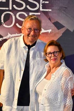 ABB SOMMERFESTIVAL- Bernd Stelter mit Frau Anke Stelter zu Gast auf dem roten Teppich bei der eroeffnungs Gala des 37.Koelner Sommerfestival mit dem Musical Die Weisse Rose in der Koelner Philharmonie am 28.07.2026 in Koeln Hamburg Deutschland *** ABB SUMMER FESTIVAL: Bernd Stelter and his wife Anke Stelter were guests on the red carpet at the opening gala of the 37th Cologne Summer Festival, featuring the musical *Die Weisse Rose* at the Cologne Philharmonie on July 28, 2026, in Cologne, Hamburg Germany
