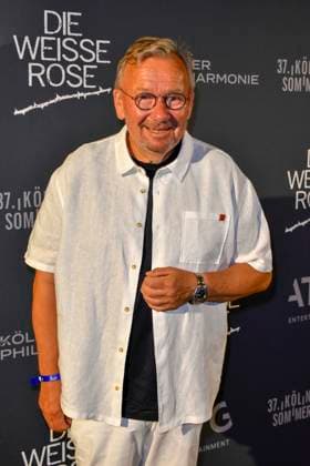 ABB SOMMERFESTIVAL- Bernd Stelter Musiker zu Gast auf dem roten Teppich bei der eroeffnungs Gala des 37.Koelner Sommerfestival mit dem Musical Die Weisse Rose in der Koelner Philharmonie am 28.07.2026 in Koeln Hamburg Deutschland *** ABB SUMMER FESTIVAL: Bernd Stelter, musician, appears on the red carpet at the opening gala of the 37th Cologne Summer Festival, featuring the musical *Die Weisse Rose* at the Cologne Philharmonic Hall on July 28, 2026, in Cologne, Hamburg, Germany