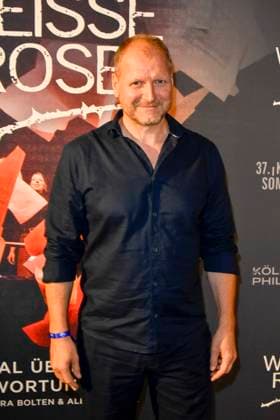 ABB SOMMERFESTIVAL- Guido Renner Schauspieler zu Gast auf dem roten Teppich bei der eroeffnungs Gala des 37.Koelner Sommerfestival mit dem Musical Die Weisse Rose in der Koelner Philharmonie am 28.07.2026 in Koeln Hamburg Deutschland *** ABB SUMMER FESTIVAL: Actor Guido Renner walks the red carpet at the opening gala of the 37th Cologne Summer Festival, featuring the musical *Die Weisse Rose* at the Cologne Philharmonic Hall on July 28, 2026, in Cologne, Hamburg, Germany