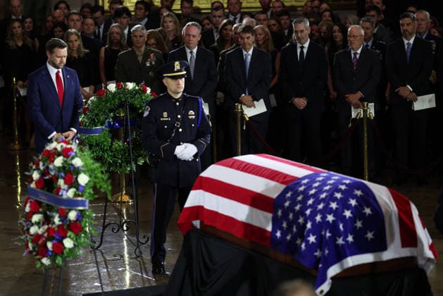 Lindsey Graham Memorial Service in the US Capitol WASHINGTON, DC - JULY 28: U.S. Vice President JD Vance pays his respects over the casket during a memorial tribute for the late U.S. Sen. Lindsey Graham (R-SC) in the Rotunda of the U.S. Capitol on July 28, 2026 in Washington, DC. Graham, who was elected to the Senate in 2002, died suddenly on July 11th from an aortic dissection. He was 71 years old. Credit: CNP AdMedia Washington District of Columbia United States of America EDITORIAL USE ONLY  Copyright: xx CNPx xAdMediax admphotosthree008440