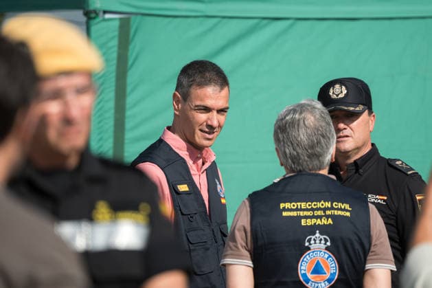 Sánchez Visits the Navalcarnero Forward Command Post for the Madrid Wildfires Prime Minister Pedro Sánchez during a visit to the Forward Command Post (PMA) for the Madrid wildfires on July 29, 2026, in Navalcarnero, Madrid, Spain. Sánchez attended a meeting of the State Coordination and Management Committee (CECOD) to oversee the firefighting efforts against the severe wildfires affecting the Sierra Oeste region of Madrid and neighboring provinces. JULY 29, 2026. Diego Radamé. Navalcarnero, Madrid Navalcarnero, Madrid, Spain  Copyright: xDiegoxRadamÃ sx 7693506