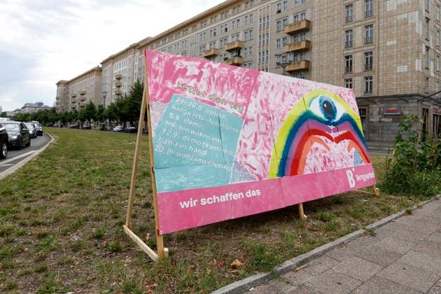 29.07.2026, Wahlplakat zur Abgeordnetenhauswahl 2026 in Berlin, der Partei Bergpartei - wir schaffen das, in Berlin, Berlin Deutschland, Germany *** July 29, 2026, campaign poster for the 2026 Berlin House of Representatives election, featuring the Bergpartei wir schaffen das party, in Berlin, Berlin, Germany
