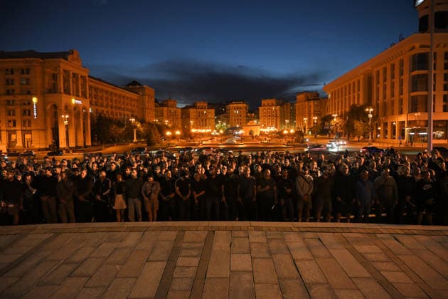 People are gathered in Maidan Nezalezhnosti Square during a commemorative ceremony marking the fourth anniversary of the Olenivka prison massacre, Kyiv, Ukraine, July 28, 2026. On the night of 28–29 July 2022, at least 53 Ukrainian prisoners of war were killed and more than 130 wounded in a Russian terrorist attack on the former Volnovakha Penal Colony No. 120 near the occupied settlement of Olenivka, Donetsk region, where defenders of Azovstal in Mariupol were being held. (Photo by Yevhen Kotenko Ukrinform) Kyiv remembers Olenivka prison massacre victims  Copyright: xYevhenxKotenkox