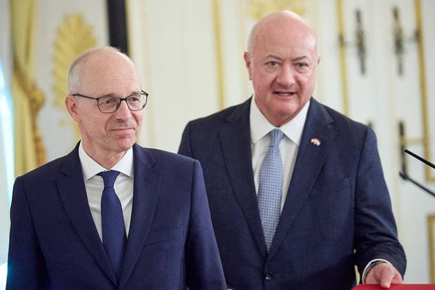 - Wien 29.07.2026 - Stocker - Frieden - Heute traf der österreichische Bundeskanzler Christian Stocker (ÖVP) im Bundeskanzleramt mit dem Premierminister von Luxemburg Luc Frieden zu einem Arbeitsgespräch zusammen. Anschliessend gab es eine Pressekonferenz. PHOTO: Bundeskanzler Christian Stocker (R ÖVP) und der luxemburgische Premier Luc Frieden während der Pressekonferenz im Bundeskanzleramt. Vienna (AUSTRIA) - Today, the Austrian Federal Chancellor, Christian Stocker (ÖVP), met with the Prime Minister of Luxembourg, Luc Frieden, at the Federal Chancellery for a working meeting. OVP, Oevp, government, PK, talks, EU, UE, Europe, Europa, Luxembourg, Treffen Bundeskanzler Stocker - Premierminister Frieden Luxemburg *** Vienna, July 29 