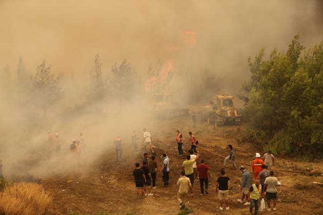 Firefighting efforts continue to contain forest fire in Turkiye s Mugla MUGLA, TURKIYE - JULY 29: Firefighting efforts continue by air and land to contain a forest fire that broke out in Seydikemer district of Mugla, Turkiye, on July 29, 2026. Fatih Hepokur Anadolu Mugla Turkey. Editorial use only. Please get in touch for any other usage.  Copyright: x2026xAnadoluxFatihxHepokurx
