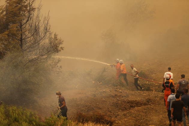 Firefighting efforts continue to contain forest fire in Turkiye s Mugla MUGLA, TURKIYE - JULY 29: Firefighting efforts continue by air and land to contain a forest fire that broke out in Seydikemer district of Mugla, Turkiye, on July 29, 2026. Fatih Hepokur Anadolu Mugla Turkey. Editorial use only. Please get in touch for any other usage.  Copyright: x2026xAnadoluxFatihxHepokurx