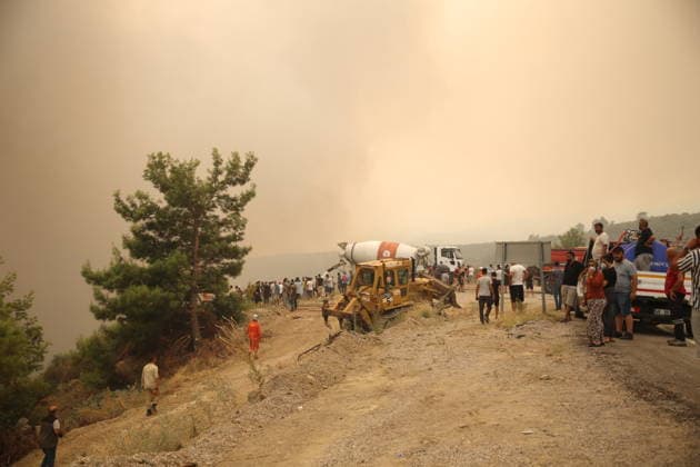Firefighting efforts continue to contain forest fire in Turkiye s Mugla MUGLA, TURKIYE - JULY 29: Firefighting efforts continue by air and land to contain a forest fire that broke out in Seydikemer district of Mugla, Turkiye, on July 29, 2026. Fatih Hepokur Anadolu Mugla Turkey. Editorial use only. Please get in touch for any other usage.  Copyright: x2026xAnadoluxFatihxHepokurx