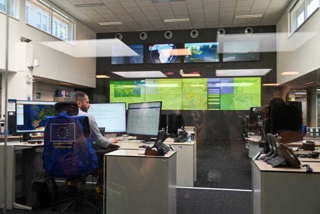 The Emergency Response Coordination Centre (ERCC), the EU s mechanism for coordinating aid, is located near the European Commission (EC) in Brussels, July 29, 2026. As soon as a country activates the so-called Civil Protection Mechanism, it is the staff at this center who coordinate among the individual countries, identify available assistance, and organize its deployment. Helicopters from the Czech Republic and Slovakia are now also assisting in France. The Coordination Center is part of the EU Civil Protection Mechanism. It is a platform aimed at strengthening cooperation in the field of civil protection. The members of the mechanism include EU member states and ten other countries. (CTKxPhoto TerezaxSupova) CTKPhotoP2026072904161  CTKPhotoP2026072904161