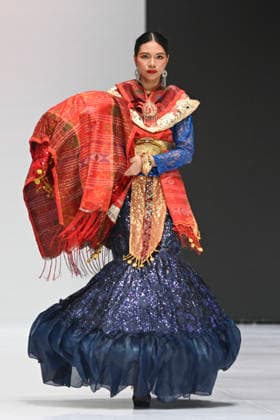 (260729) -- JAKARTA, July 29, 2026 -- A model presents a creation during the Indonesia Fashion Week 2026 at the Jakarta International Convention Center in Jakarta, Indonesia, July 29, 2026. ) INDONESIA-JAKARTA-FASHION WEEK 2026 VerixSanovri 
