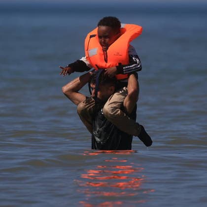 Migrants rescued from water during English Channel crossing attempt in France HARDELOT, FRANCE - JULY 29: Migrants are rescued from the water after attempting to cross the English Channel aboard an inflatable boat at Hardelot-Plage in northern France on July 29, 2026. Marcin Nowak Anadolu Hardelot France. Editorial use only. Please get in touch for any other usage.  Copyright: x2026xAnadoluxMarcinxNowakx