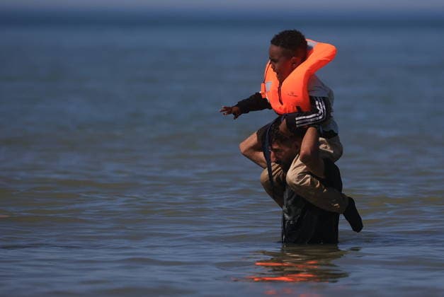 Migrants rescued from water during English Channel crossing attempt in France HARDELOT, FRANCE - JULY 29: Migrants are rescued from the water after attempting to cross the English Channel aboard an inflatable boat at Hardelot-Plage in northern France on July 29, 2026. Marcin Nowak Anadolu Hardelot France. Editorial use only. Please get in touch for any other usage.  Copyright: x2026xAnadoluxMarcinxNowakx