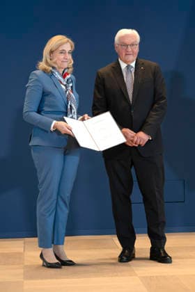 Nina Warken und Frank-Walter Steinmeier bei der Aushändigung von Entlassungs- und Ernennungsurkunden durch den Bundespräsidenten im Amtssitz am Spreebogen. Berlin, 29.07.2026 *** Nina Warken and Frank Walter Steinmeier at the presentation of letters of dismissal and appointment by the Federal President at his official residence on the Spreebogen in Berlin, July 29, 2026 Foto:xB.xElmenthalerx xFuturexImagex ministerernennung_6729