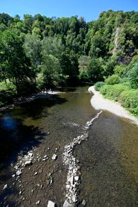 Drought alert in Wallonia (Lesse) ANSEREMME, BELGIUM - JULY 29 : Drought alert in Wallonia : low level of the river Lesse on July 29, 2026 in Anseremme, Belgium, 29 07 2026 Anseremme Belgium  Copyright: xDidierxLebrunx
