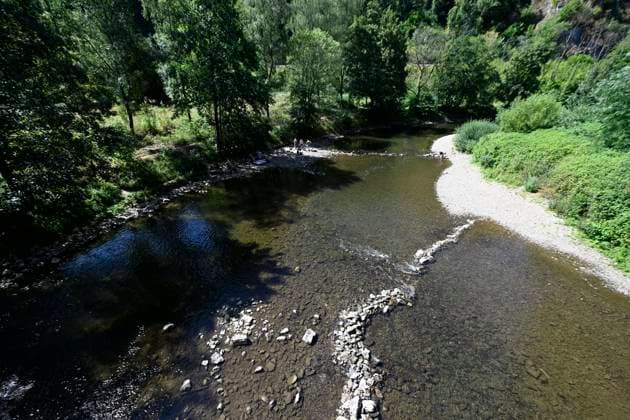 Drought alert in Wallonia (Lesse) ANSEREMME, BELGIUM - JULY 29 : Drought alert in Wallonia : low level of the river Lesse on July 29, 2026 in Anseremme, Belgium, 29 07 2026 Anseremme Belgium  Copyright: xDidierxLebrunx