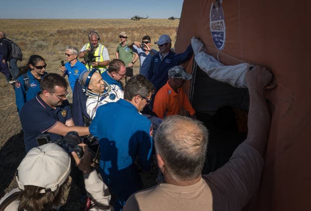 July 29, 2026, Zhezkazgan, Kazakhstan: NASA astronaut Chris Williams is carried to the NASA medical tent moments after landing aboard the Soyuz MS-28 spacecraft, July 26, 2026 near the town of Zhezkazgan, Kazakhstan. Williams landed with cosmonauts Sergei Mikaev and Sergey Kud-Sverchkov, after 241 days in space aboard the International Space Station. Zhezkazgan Kazakhstan - ZUMAp138 20260729_zaa_p138_029 Copyright: xBillxIngalls Nasax