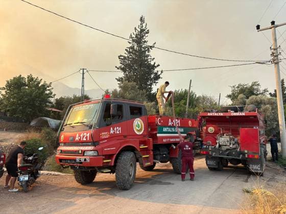 Firefighting efforts continue in Antalya s Kumluca ANTALYA, TURKIYE - JULY 29: Firefighters and Turkish General Directorate of Forestry teams continue their efforts to extinguish the fire that broke out in the forest area from air and land in Kumluca district of Antalya, Turkiye on July 29, 2026. Mehmet Cakmak Anadolu Antalya Turkey. Editorial use only. Please get in touch for any other usage.  Copyright: x2026xAnadoluxMehmetxCakmakx