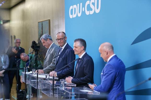 Berlin, Deutschland, 29.07.2026: Deutscher Bundestag: Pressekonferenz nach Sondersitzung der Unionsfraktion: Markus Söder (CSU), Bundeskanzler Friedrich Merz (CDU), Thorsten Frei (CDU) und Alexander Hoffmann (CSU) *** Berlin, Germany, July 29, 2026 German Bundestag Press Conference Following a Special Meeting of the Union Parliamentary Group Markus Söder (CSU), Chancellor Friedrich Merz (CDU), Thorsten Frei (CDU), and Alexander Hoffmann (CSU) Copyright: xdtsxNachrichtenagenturx dts_128875