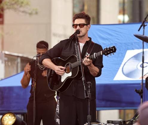 Marcus Mumford of Mumford & Sons on stage for Citi Concert Series on NBC TODAY with Mumford & Sons, Rockefeller Plaza, New York, NY, July 29, 2026. Photo By: Eli Winston Everett Collection Citi Concert Series on NBC TODAY with Mumford & Sons PUBLICATIONXNOTxINxCANxCHNxFRAxITAxJPNxNORxPOLxRUSxESPxUKxUSA