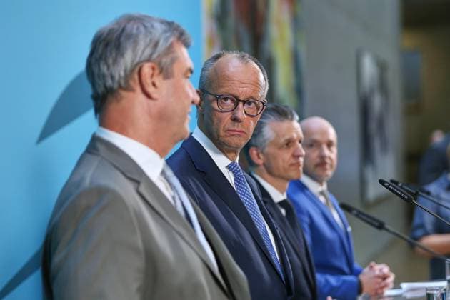 Berlin, Deutschland, 29.07.2026: Deutscher Bundestag: Pressekonferenz nach Sondersitzung der Unionsfraktion: Markus Söder (CSU), Bundeskanzler Friedrich Merz (CDU), Thorsten Frei (CDU) und Alexander Hoffmann (CSU) *** Berlin, Germany, July 29, 2026 German Bundestag Press Conference Following a Special Meeting of the Union Parliamentary Group Markus Söder (CSU), Federal Chancellor Friedrich Merz (CDU), Thorsten Frei (CDU), and Alexander Hoffmann (CSU) Copyright: xdtsxNachrichtenagenturx dts_128877