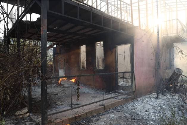 Firefighting efforts continue against wildfire in Antalya ANTALYA, TURKIYE - JULY 29: Flames burn near a house damaged by a forest fire as crews battle the blaze from the air and ground in the Kumluca district of Antalya, Turkiye, on July 29, 2026. Suleyman Elcin Anadolu Antalya Turkey. Editorial use only. Please get in touch for any other usage.  Copyright: x2026xAnadoluxSuleymanxElcinx