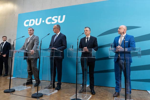 Pressestatement, Sondersitzung, CDU CSU-Bundestagsfraktion Bundestag, Jakob-Kaiser-Haus, Pressestatement, Sondersitzung, CDU CSU-Bundestagsfraktion, Bundeskanzler, Friedrich Merz, Fraktionsvorsitzender, Thorsten Frei,Alexander Hoffmann, Markus Söder, Ministerpräsident, Bayern Berlin Berlin GER *** Press Statement, Special Session, CDU CSU Parliamentary Group in the Bundestag, Jakob Kaiser House, Press Statement, Special Session, CDU CSU Parliamentary Group in the Bundestag, Federal Chancellor, Friedrich Merz, Parliamentary Group Chair, Thorsten Frei, Alexander Hoffmann, Markus Söder, Minister-President, Bavaria, Berlin, Berlin, GER